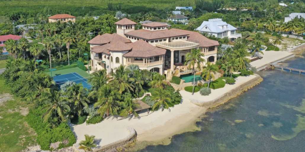 Luxury villa rental experiences in Grand Cayman